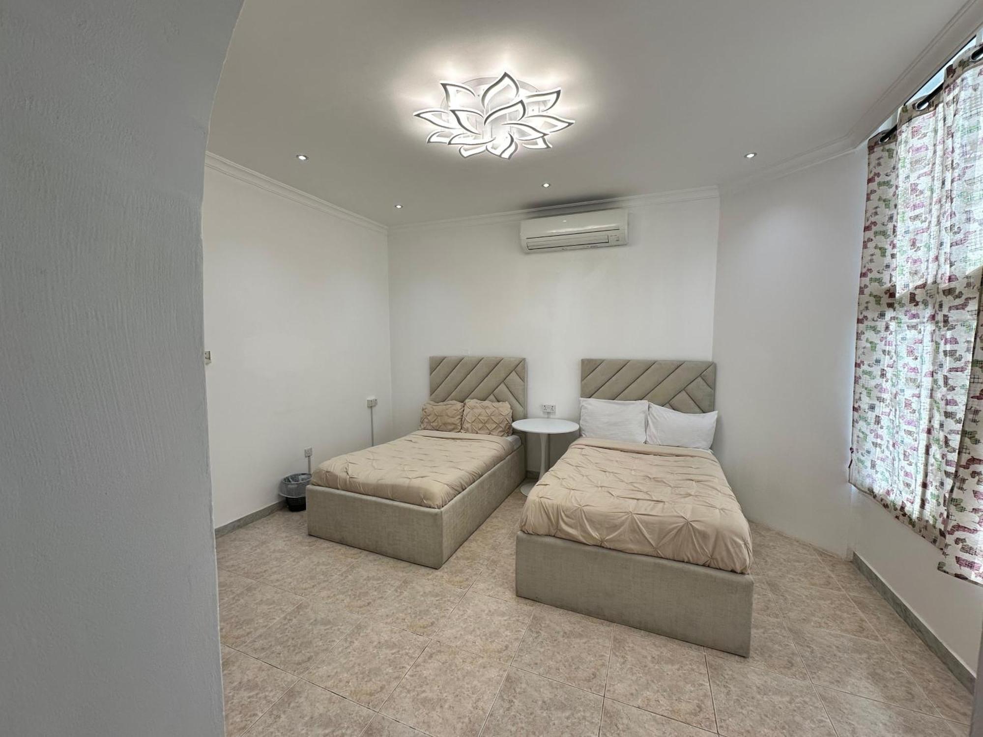 International Abu Dhabi Hostel מראה חיצוני תמונה